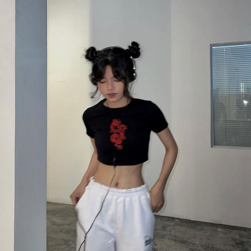 Áo Croptop ngắn ôm body đen in hoạ tiết cá tính StyleGenZ
