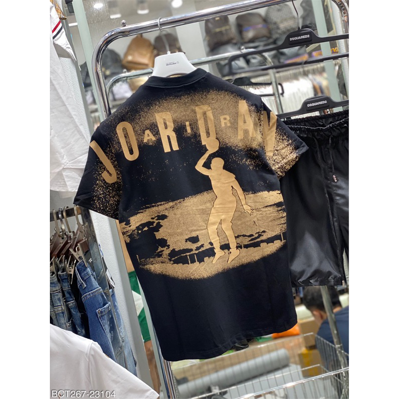 Bộ cộc thể thao hoạ tiết sau lưng nổi bật ,lên dáng cực đẹp