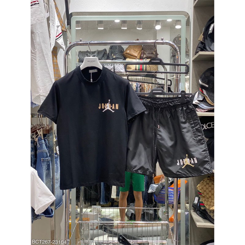 Bộ cộc thể thao hoạ tiết sau lưng nổi bật ,lên dáng cực đẹp