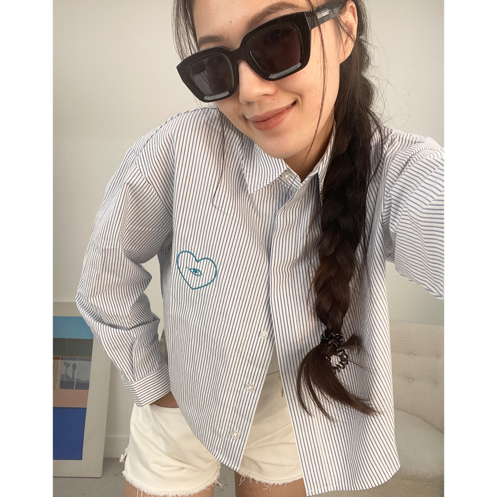 TheBlueTshirt - Áo Sơ Mi Phom Rộng Crop Top Nữ Sọc Xanh Nhạt - Oversized Hearty Cropped Shirt - Light Blue Stripe