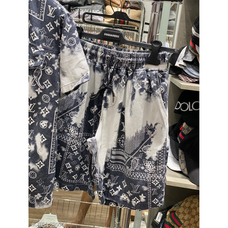 Bộ cộc cổ bẻ hoạ tiết logo nổi bật ,thich hợp cho đi chơi và du lịch