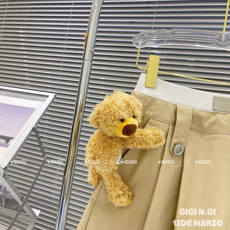 Chân váy 13de marzo nâu xếp ly phối trắng đính gấu bông