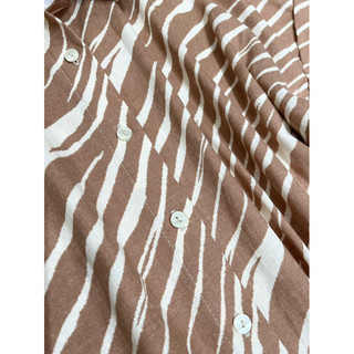 Váy midi linen hoạ tiết zebra.