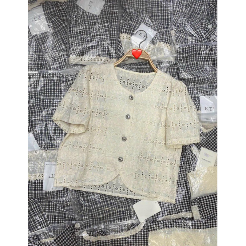 Áo somi ren cúc kiểu thêu hoa hàng QC loại 1 ảnh thật - hàng có sẵn