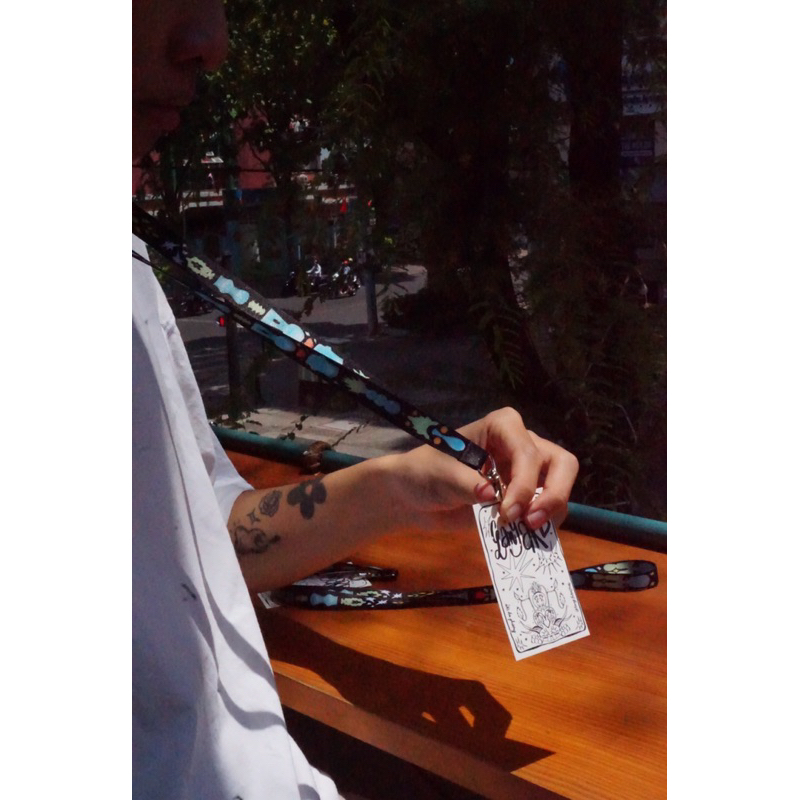 Dây đeo thẻ/ Lanyard Hoạ tiết hoa & bình - truy.shitposting