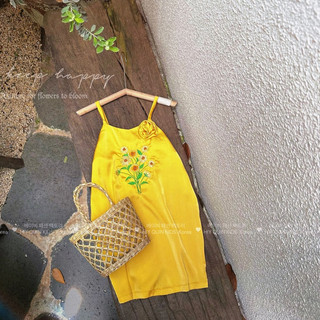 Váy lụa thêu hoa cho bé gái