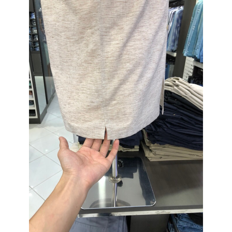 Áo sơ mi owen ngắn tay màu kẻ ngang nâu body fit vạt ngang vải bạc hà AB230076NT