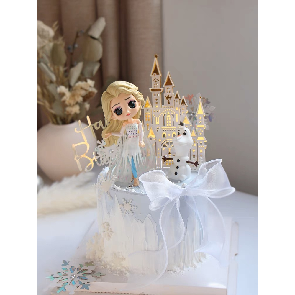 Trang trí Elsa trắng nhựa nhẹ