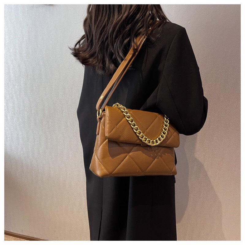 Túi xách đeo vai đeo chéo nữ thêu trám To phối xích sang chảnh