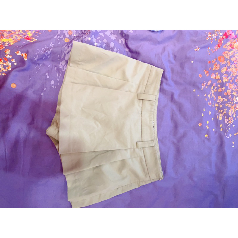 Quần giả váy Stradivarius tặng kèm dây nịt