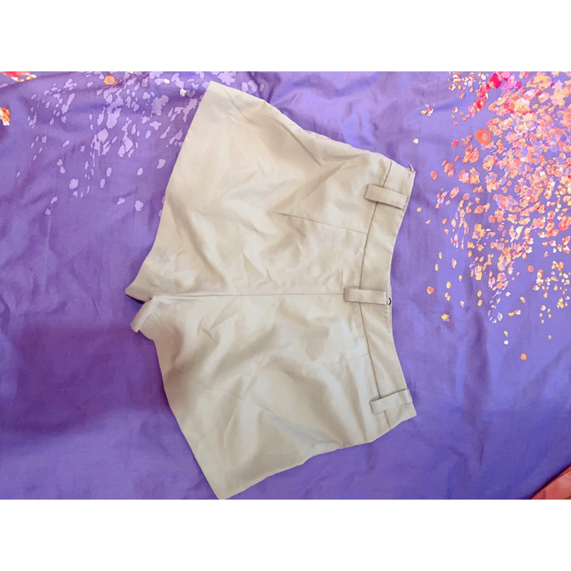 Quần giả váy Stradivarius tặng kèm dây nịt