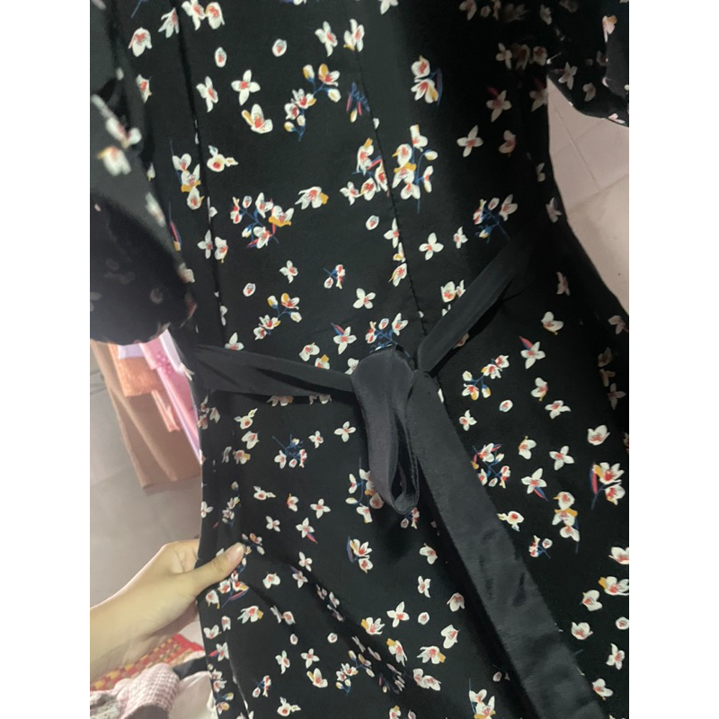 Váy hoa nhí đen sz S eo <67