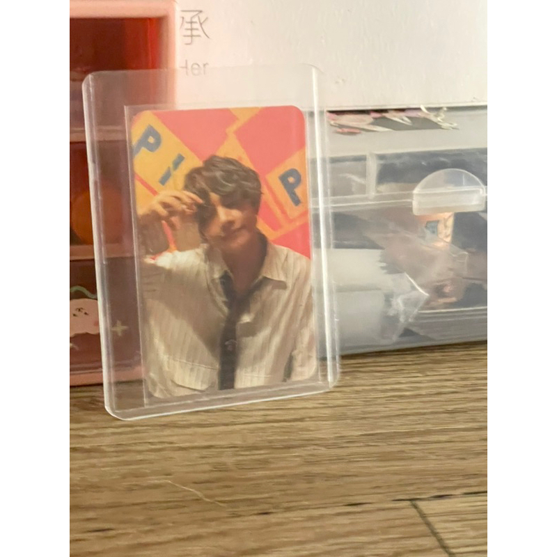 CARD OFF V TAEHYUNG LOVEYOURSELF HER VER E CARD BO GÓC ẢNH THẺ THẦN TƯỢNG TÌNH TRẠNG CARD Ở PHẦN MÔ TẢ