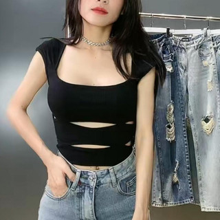 THE QUAO - Áo CropTop Cổ Vuông CUT OUT Gân Đũa Hai Màu Trắng BC244