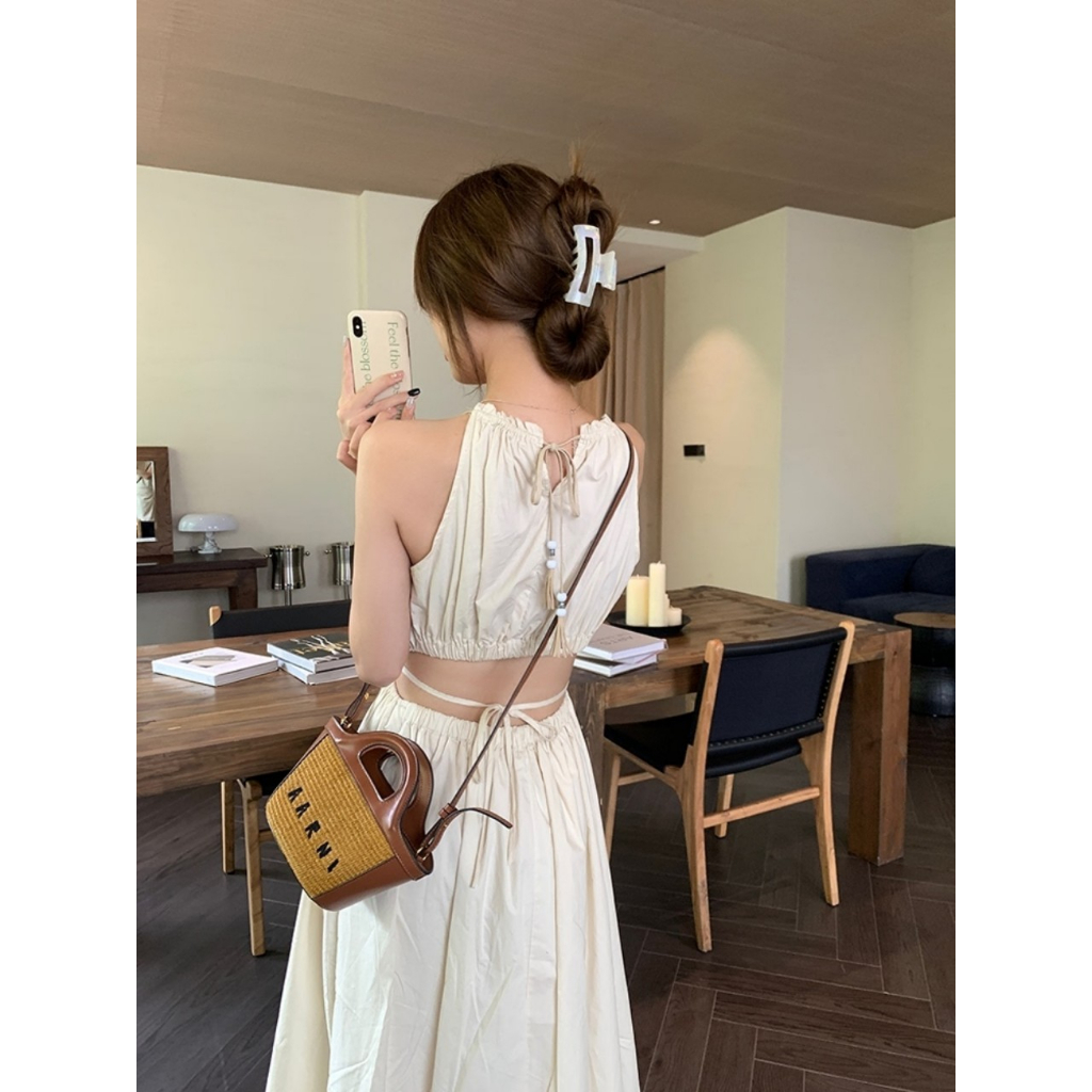 Váy đầm nữ cổ yếm không tay thiết kế khoét eo dáng dài V33