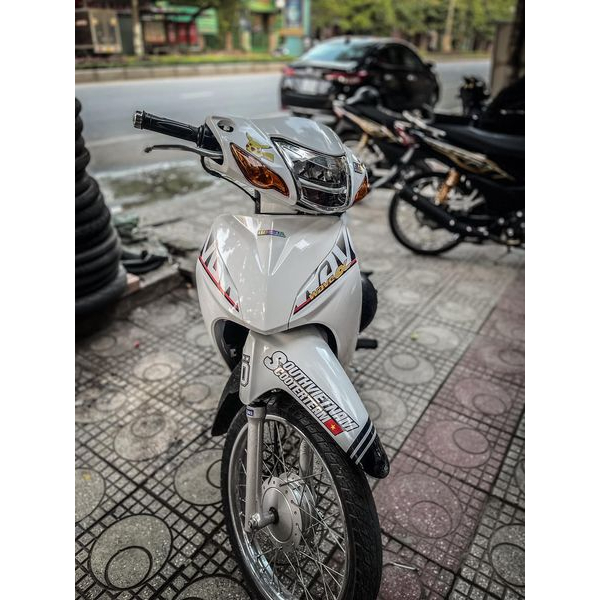 Tem Wave NiLong Trong Dán Phù Hợp Với Mọi Màu xe