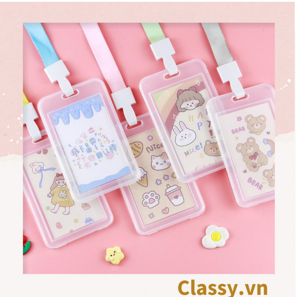 Thẻ đeo Classy bảng tên dọc, nhựa trong suốt cao cấp PK1403 họa tiết hoạt hình ngẫu nhiên