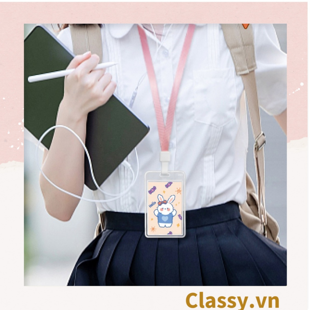 Thẻ đeo Classy bảng tên dọc, nhựa trong suốt cao cấp PK1403 họa tiết hoạt hình ngẫu nhiên