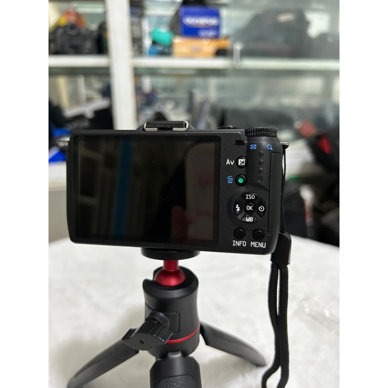 Máy ảnh Mirrorless Pentax Q10 kèm lens Kít