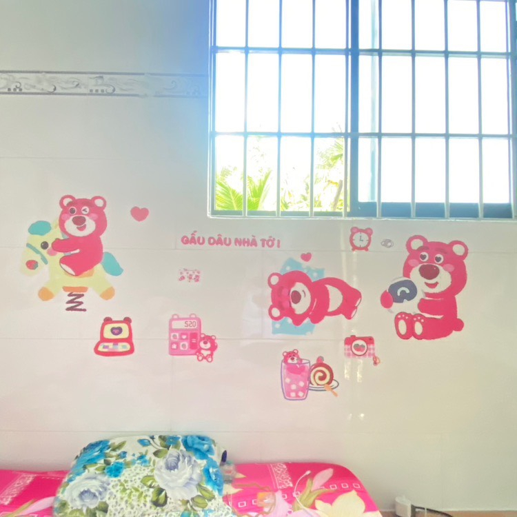 Decal dán tường GẤU DÂU HÔNG - Trang trí phòng trẻ em - THUTHAODECOR