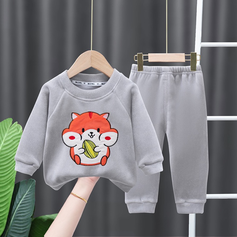 Bộ quần áo nhung hàng quảng châu, có túi thêu nổi hình CHUỘT mêm min ấm áp cho mẹ và bé từ 31-62kg