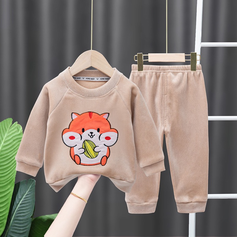 Bộ quần áo trẻ em mùa đông, bộ nhung thêu nổi hình chuột hàng quảng châu mêm ấm áp bé trai bé gái từ 7-30kg