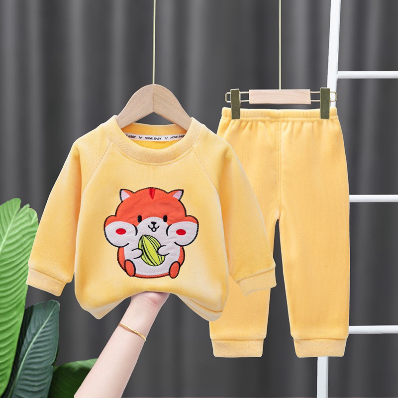 Bộ quần áo trẻ em mùa đông, bộ nhung thêu nổi hình chuột hàng quảng châu mêm ấm áp bé trai bé gái từ 7-30kg
