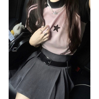Set áo pull hồng tay phối đen kèm chân váy xếp ly Rossy Fashion - SR200
