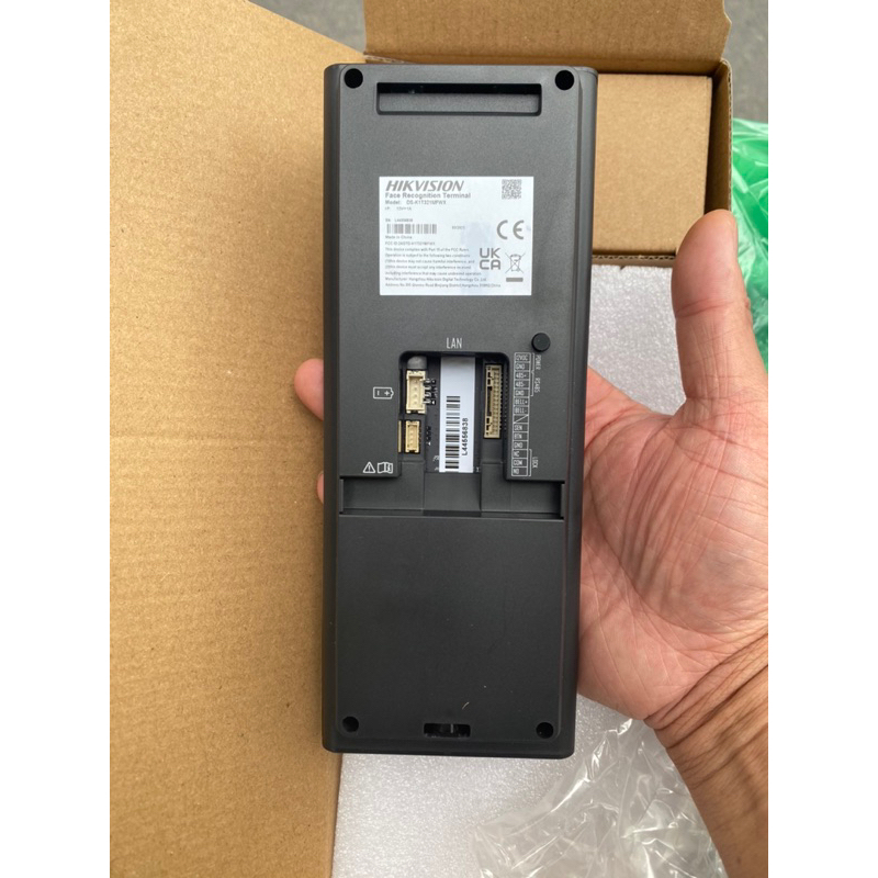 Máy chấm công khuôn mặt + vân tay Hikvision DS-K1T321MFWX, kết nối wifi