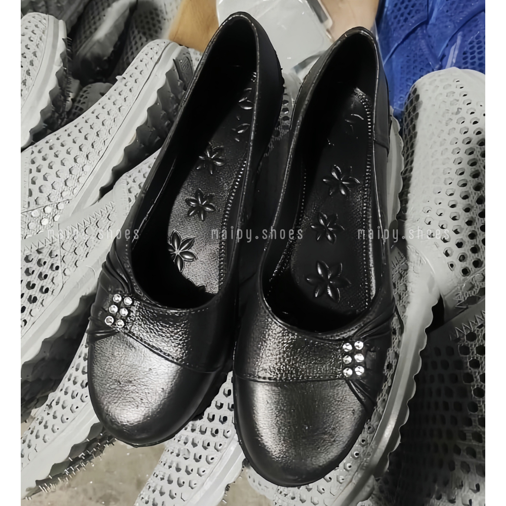 Giày nhựa búp bê mũi tròn đế bệt nữ đi mưa đi biển G001 - Chất liệu nhựa mềm dẻo Maipy (Đen)