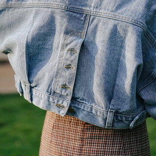 BARE_Áo Khoác Jeans Bare Basic Form Rộng Có Tag Thêu, Áo Khoác Jeans Lửng Basic Phối Nút Sau Lưng