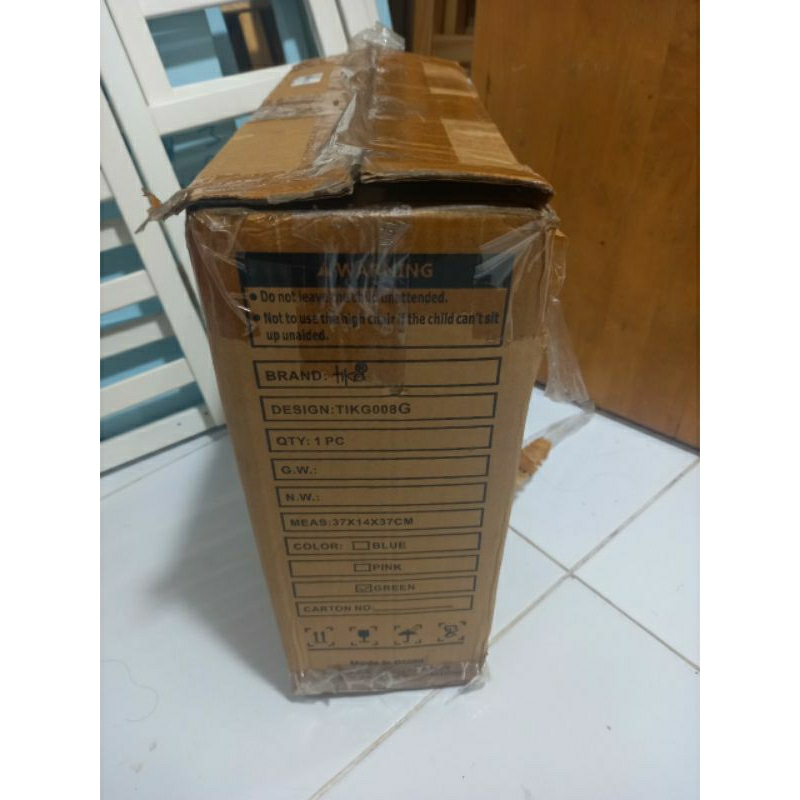 Sale ghế ăn dặm Tika hàng mới nguyên thùng.