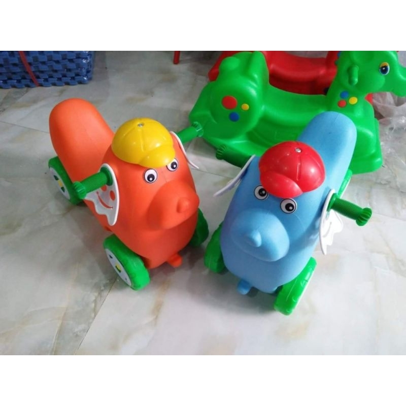 Xe chòi chân cho bé