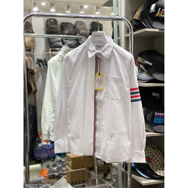 Áo sơ mi hoạ tiết khoá zip và ống tay nổi bật ,lên dáng cực chât