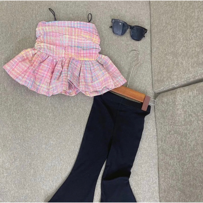 Bộ áo hoa cúp ngực đang hot và quần ống loe cho bé gái siêu đáng yêu thoải mái diện hè