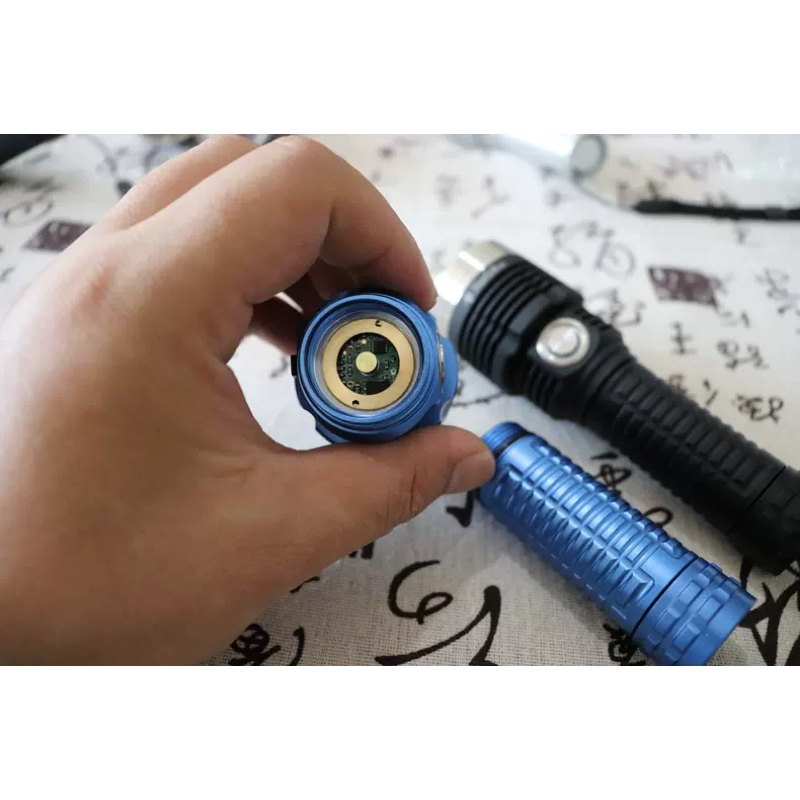 Đèn Pin chiếu xa Starfish Z3 SFT40-2000lumen. Sạc Type C-3A