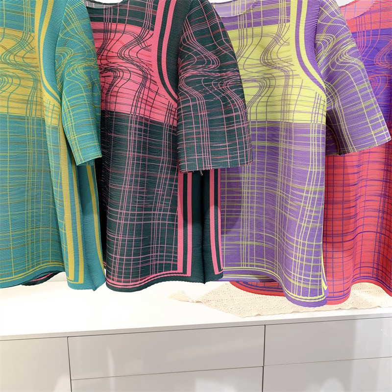 (HÀNG SẴN) Áo thun lò xo có họa tiết cách điệu sang trọng, Áo tay lỡ che khuyết điểm cao cấp, freesize co giãn nhiều