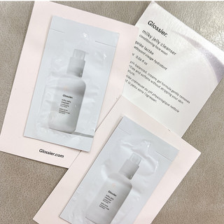 Sample Sữa Rửa Mặt Glossier Milky Jelly Cleanser 2ml