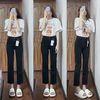 Quần Jeans Đen Tuyền Ống Đứng Rách Gấu