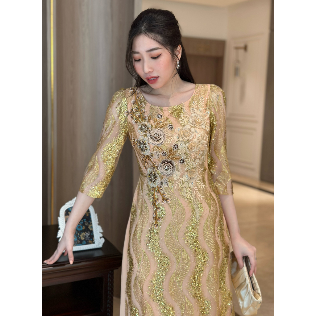 Dạ hội kim tuyến , thiết kế sang trọng , phối hoa cao cấp
