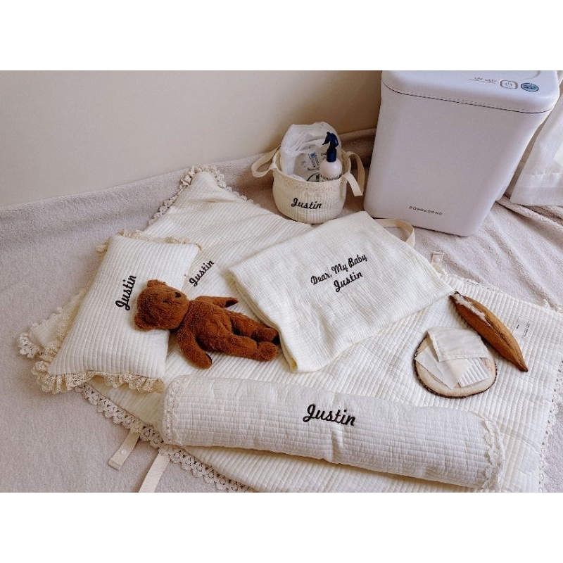 Gối nằm quilting hàn quốc kth 25*40 thêu tên