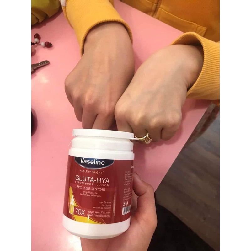Dưỡng thể kích trắng, bật tone siêu nhanh Vaseline