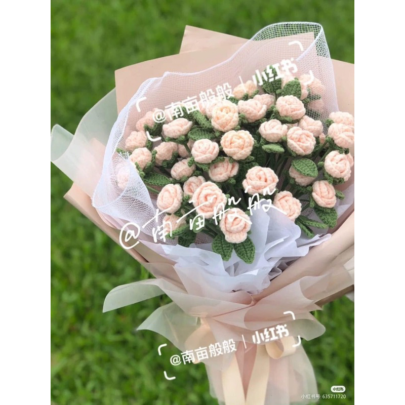 Nhánh hoa hồng mini bằng len
