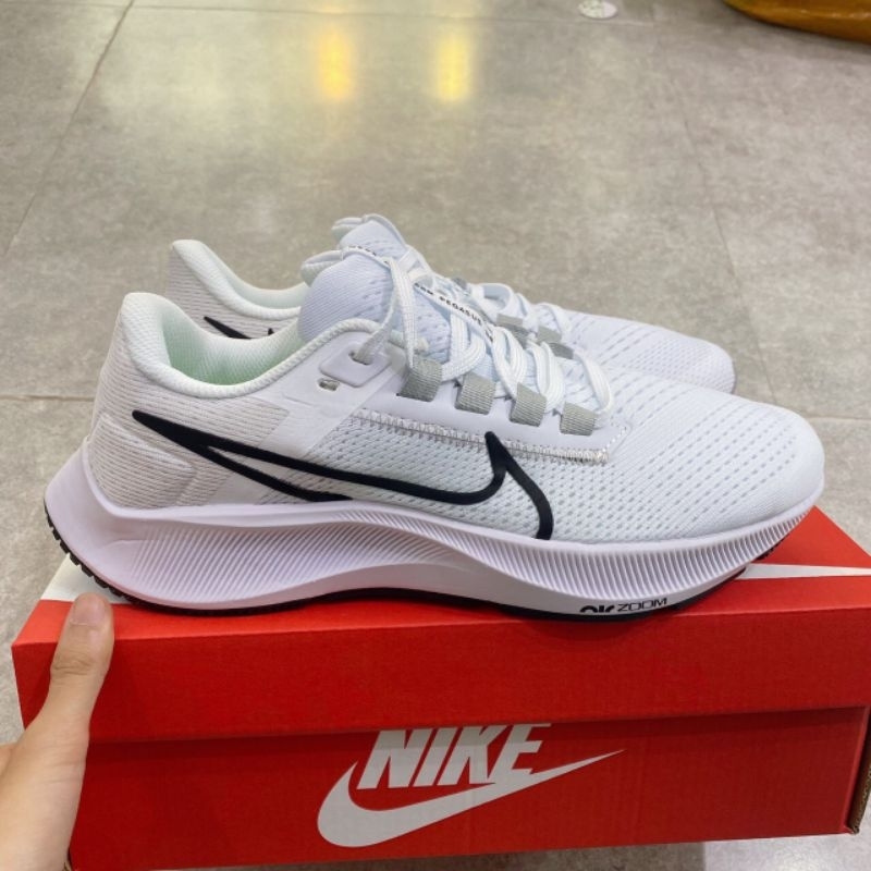 Giày thể thao nhẹ