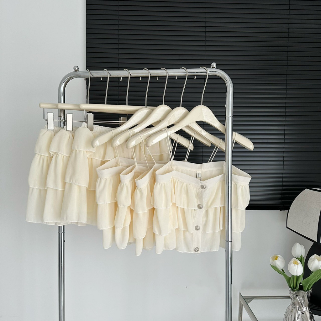 Set áo kèm chân váy đũi Hàn 3 tầng Lily Set, Set váy áo hai dây nhiều tầng cao cấp Deliz Studio | BigBuy360 - bigbuy360.vn