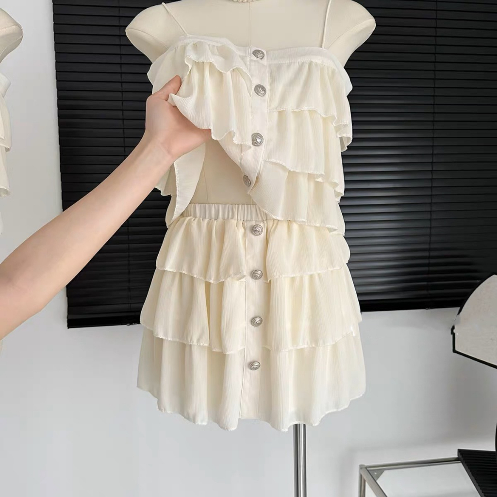 Set áo kèm chân váy đũi Hàn 3 tầng Lily Set, Set váy áo hai dây nhiều tầng cao cấp Deliz Studio | BigBuy360 - bigbuy360.vn