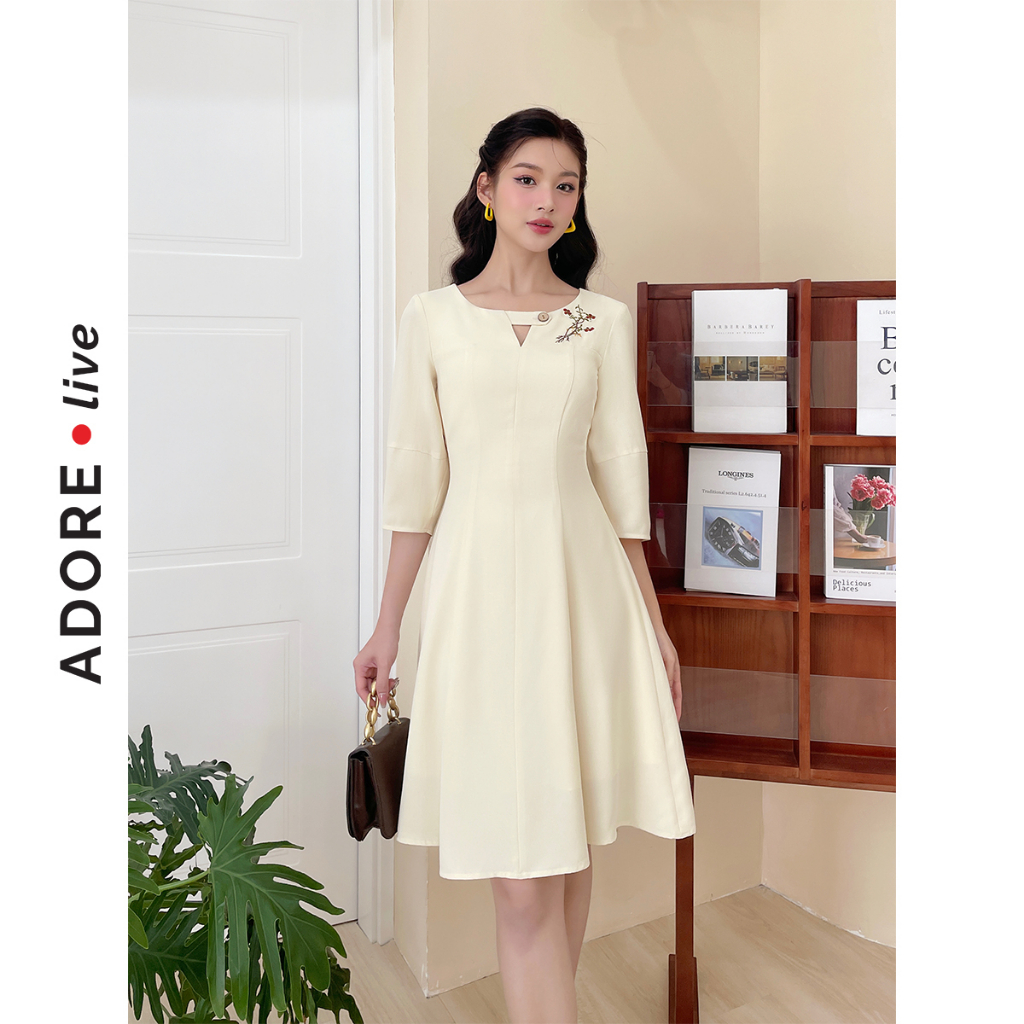 Đầm Mini dresses cổ tròn giả đũi trơn cream và đỏ  thêu cổ 321DR1083 ADORE DRESS