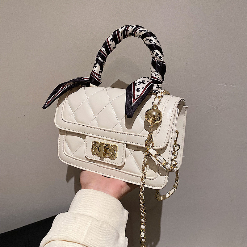 TÚI XÁCH NỮ KHÓA XOAY TRẦN TRÁM TẶNG KÈM KHĂN NƠ 663