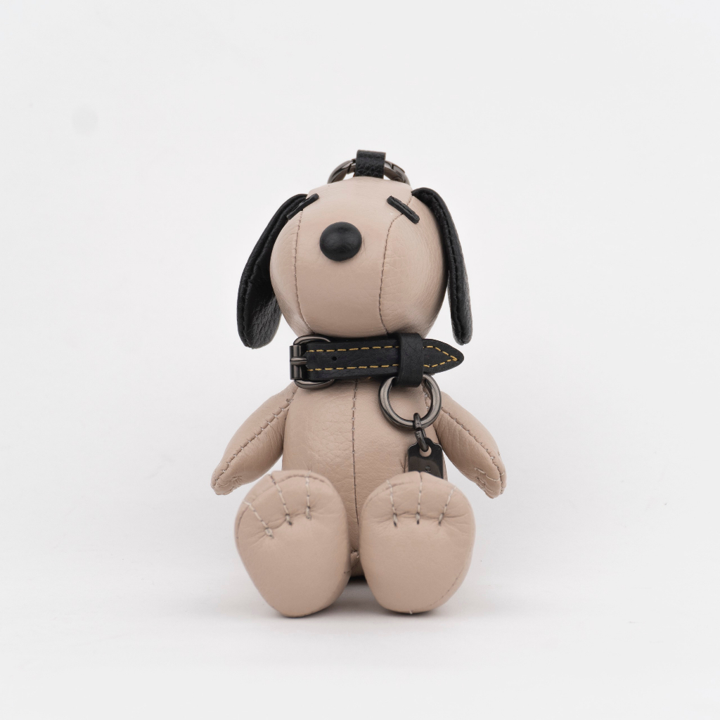 Móc khóa hình Peanuts X Coach