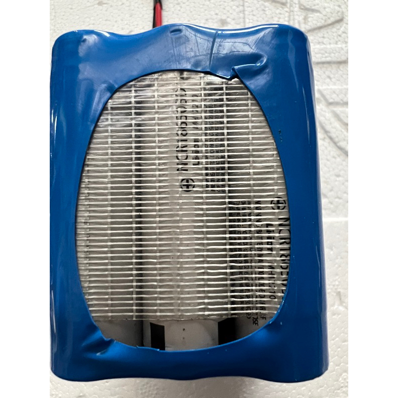 Pin lưu trữ 12v 12ah xả 30a kèm sạc